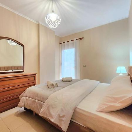 One Bd Flat Near Center With 24H Self Check In Apartment ติรานา ภายนอก รูปภาพ