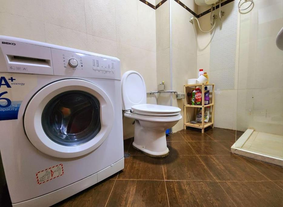 One Bd Flat Near Center With 24H Self Check In Apartment ติรานา ภายนอก รูปภาพ