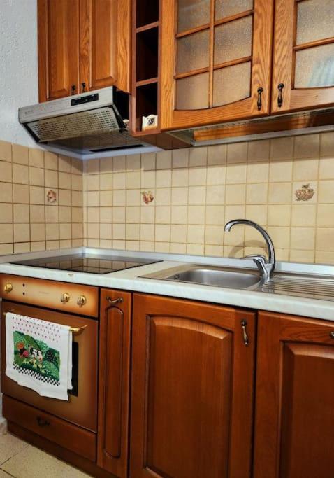 One Bd Flat Near Center With 24H Self Check In Apartment ติรานา ภายนอก รูปภาพ