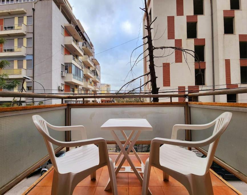 One Bd Flat Near Center With 24H Self Check In Apartment ติรานา ภายนอก รูปภาพ