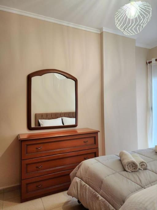 One Bd Flat Near Center With 24H Self Check In Apartment ติรานา ภายนอก รูปภาพ
